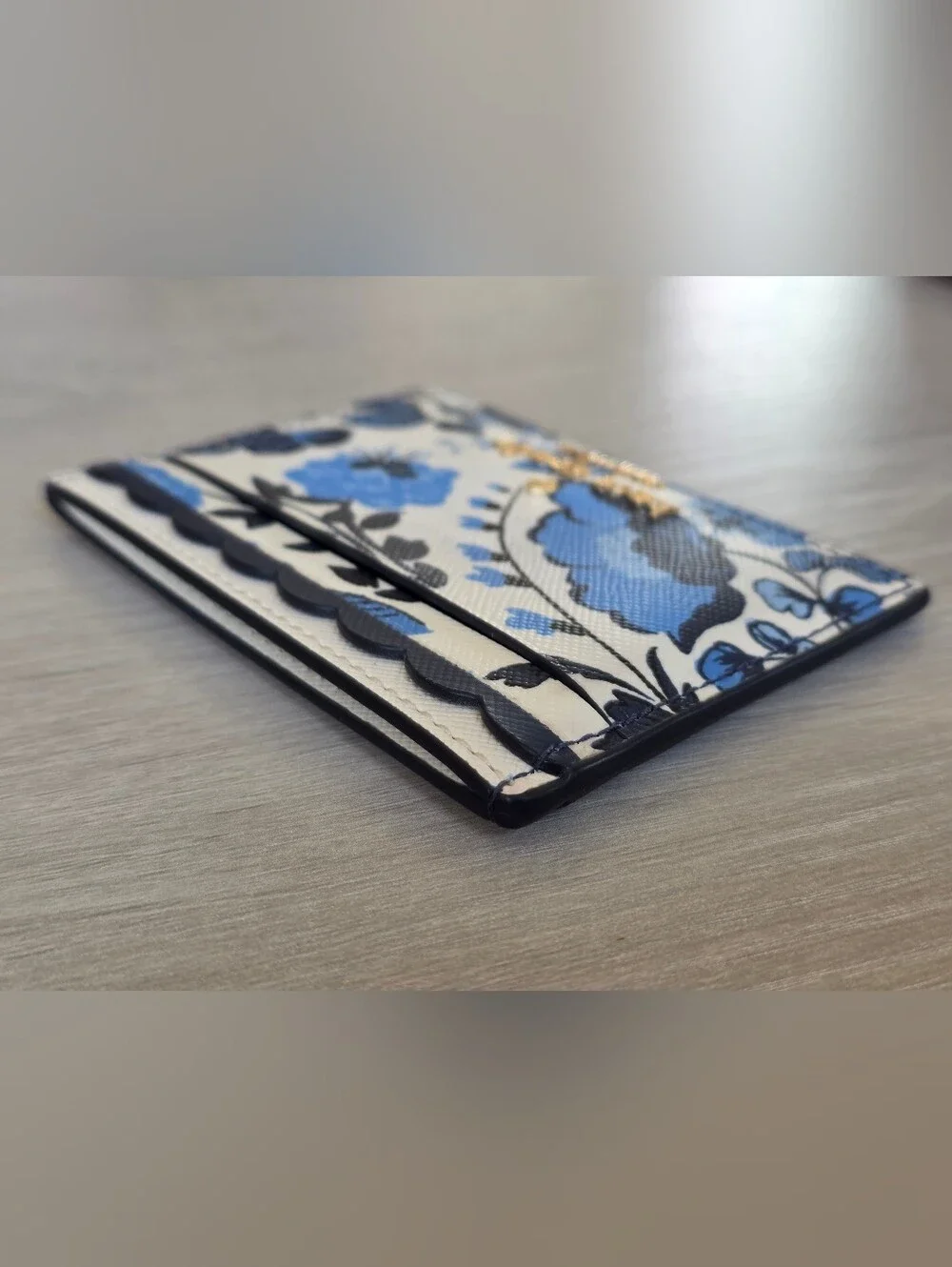 Kate Spade Madison Vase Floral Small Slim Card Holder - Blue/White Scallop Trim